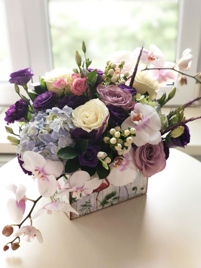 Aranjament Flori "purple mix", în Cufăr - Aranjament Floral in Cutie 