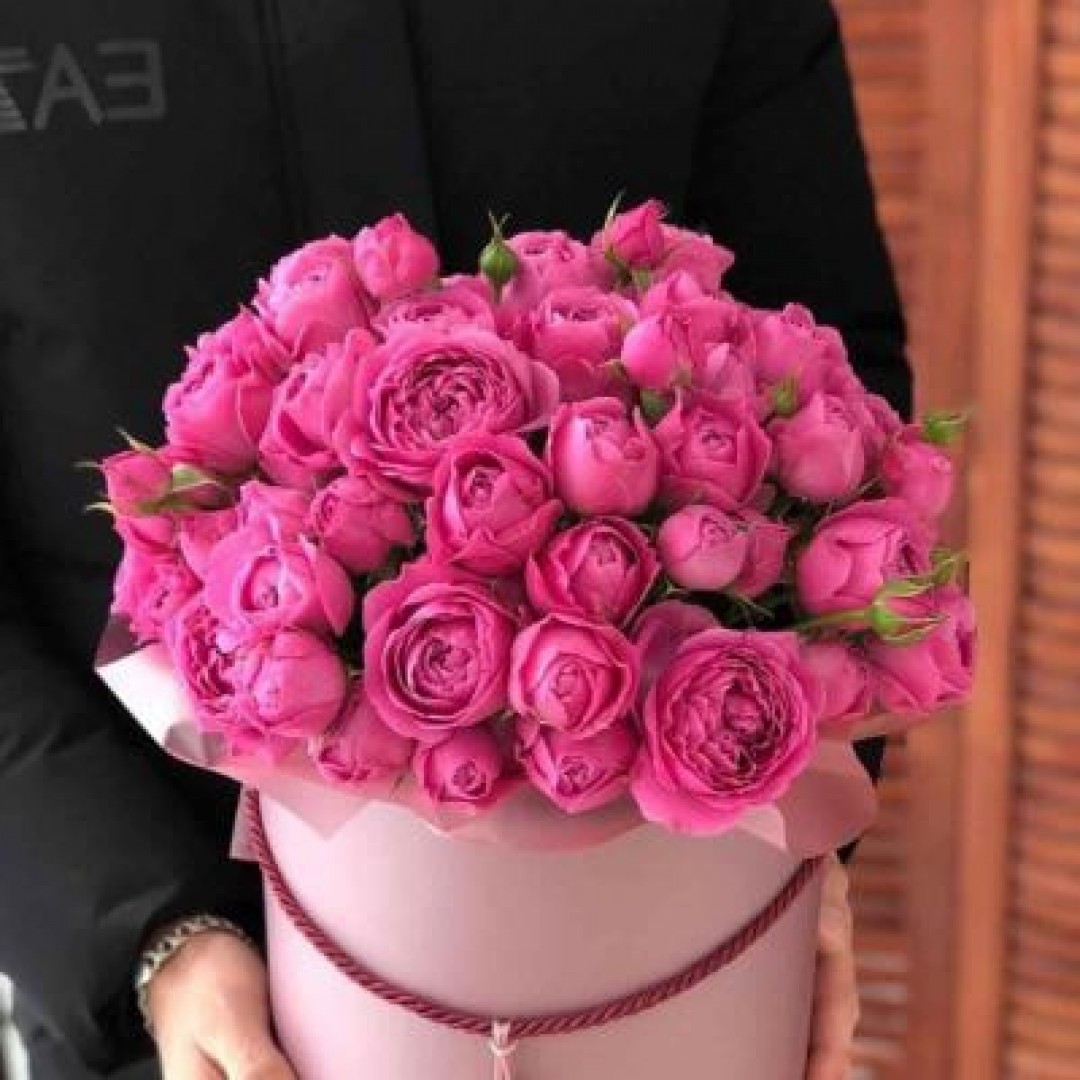 Trandafiri Roz - Aranjament cu Trandafiri Roz in Cutie - Pentru Ocazii Speciale