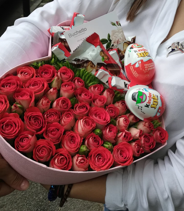 Trandafiri in Cutie - Mini-Rosa Rosii - Cutie cu Trandafiri Naturali - Flori in Cutii Cadou